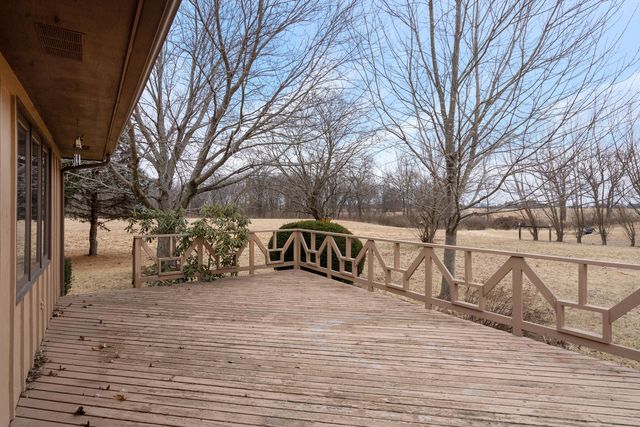 67 Crestview Drive, Geneseo, IL 61254