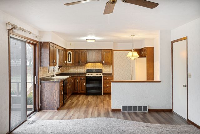 67 Crestview Drive, Geneseo, IL 61254