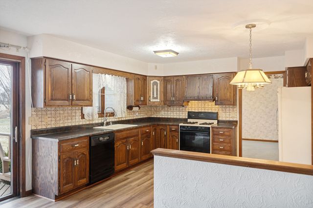 67 Crestview Drive, Geneseo, IL 61254