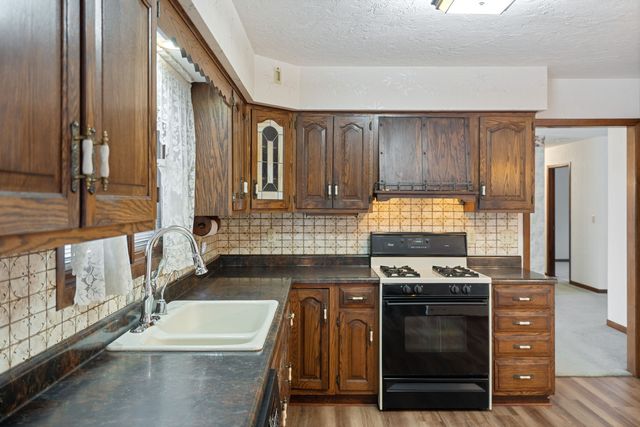 67 Crestview Drive, Geneseo, IL 61254