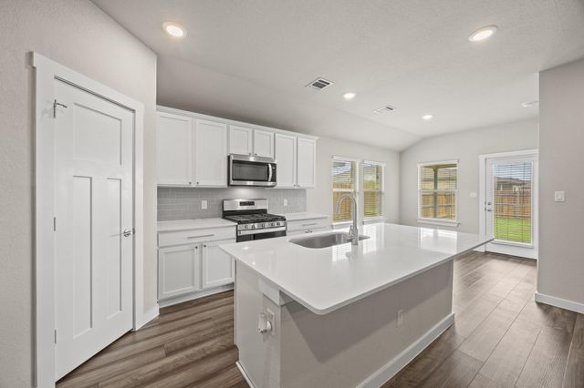 609 Veneta LN, Georgetown, TX 78633