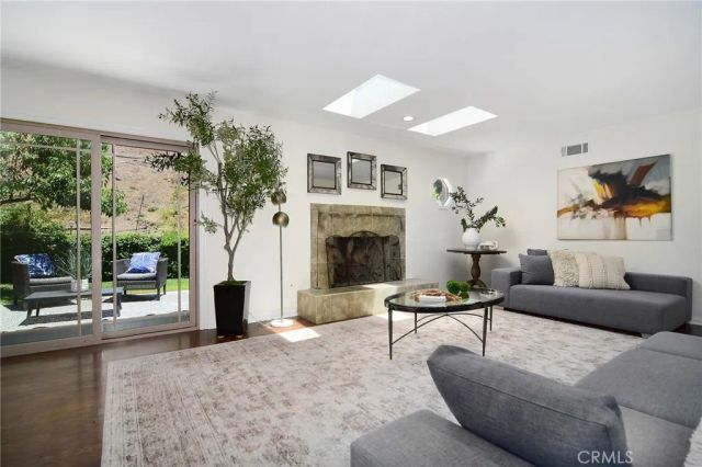 3976 Verde Vista Drive, Thousand Oaks, CA 91360