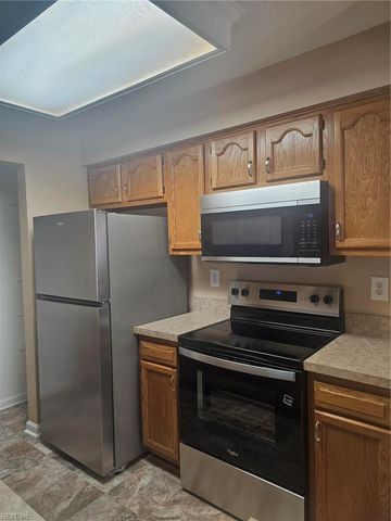 315 Gainsborough SQ, Chesapeake, VA 23320