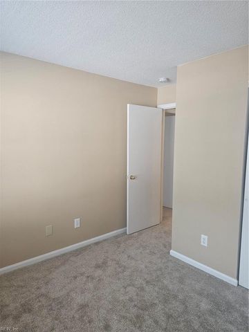 315 Gainsborough SQ, Chesapeake, VA 23320