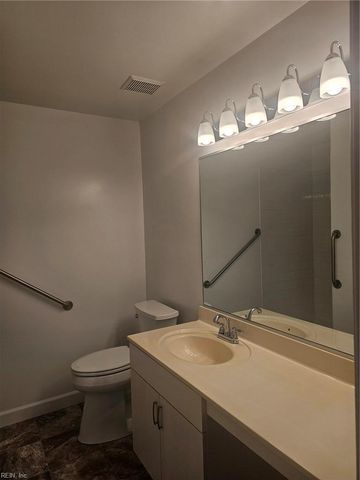 315 Gainsborough SQ, Chesapeake, VA 23320
