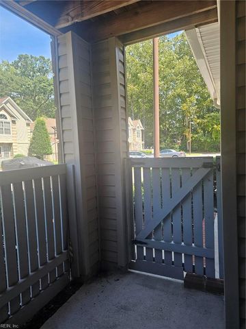 315 Gainsborough SQ, Chesapeake, VA 23320