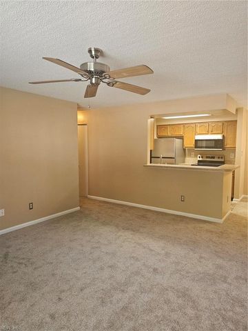 315 Gainsborough SQ, Chesapeake, VA 23320
