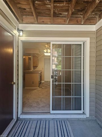 315 Gainsborough SQ, Chesapeake, VA 23320