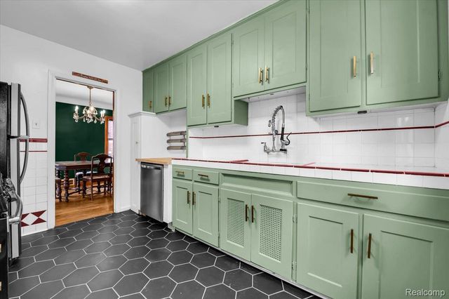 15440 Mapleridge Street, Detroit, MI 48205