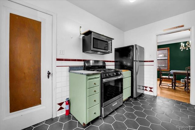 15440 Mapleridge Street, Detroit, MI 48205