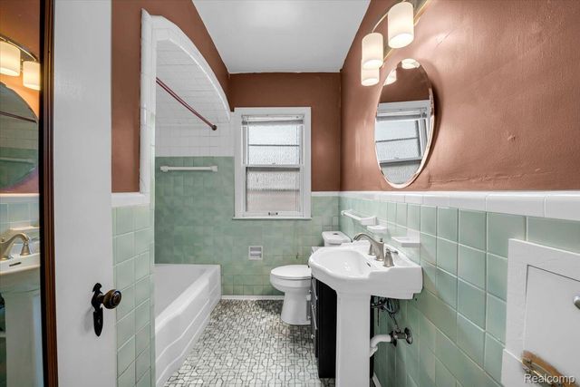 15440 Mapleridge Street, Detroit, MI 48205