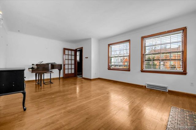 15440 Mapleridge Street, Detroit, MI 48205