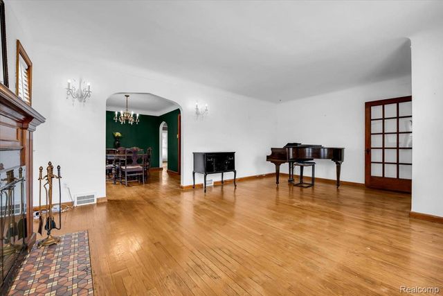 15440 Mapleridge Street, Detroit, MI 48205