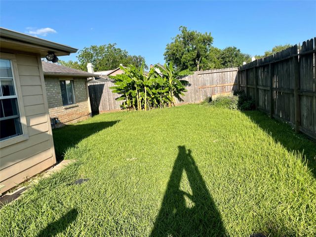 3034 Mosby Drive, Sugar Land, TX 77479