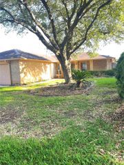 3034 Mosby Drive, Sugar Land, TX 77479