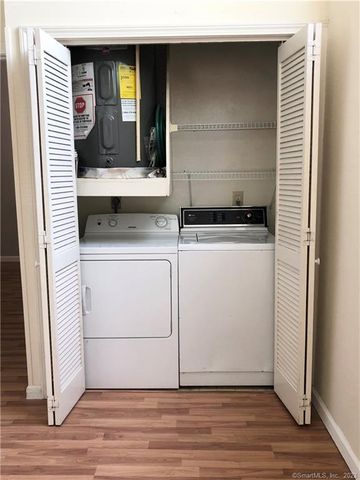 298 Carriage Crossing Lane 298, Middletown, CT 06457