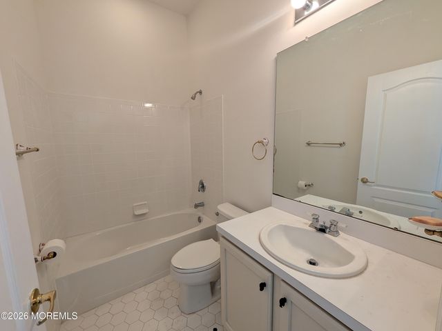 36 Golden Seasons Drive, Lakewood, NJ 08701