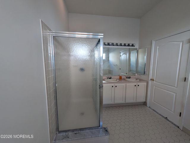 36 Golden Seasons Drive, Lakewood, NJ 08701