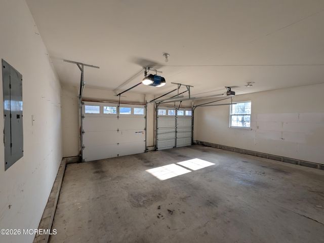 36 Golden Seasons Drive, Lakewood, NJ 08701