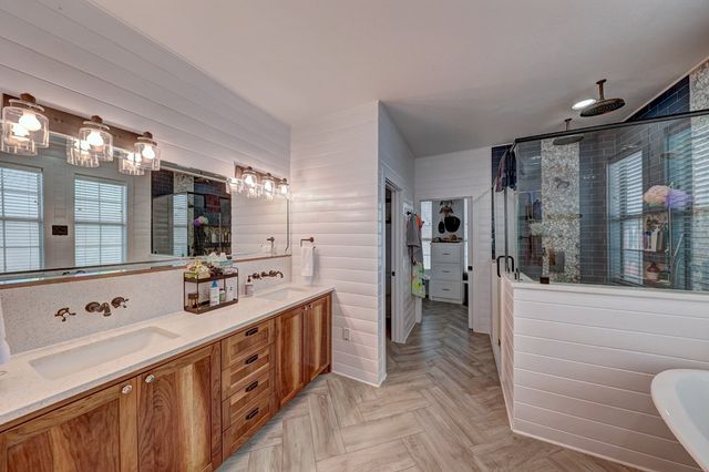 2109 W Mosley Loop, Alpine, TX 79830