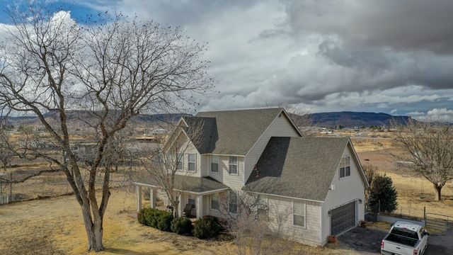 2109 W Mosley Loop, Alpine, TX 79830