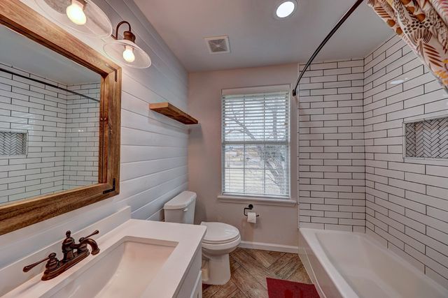 2109 W Mosley Loop, Alpine, TX 79830