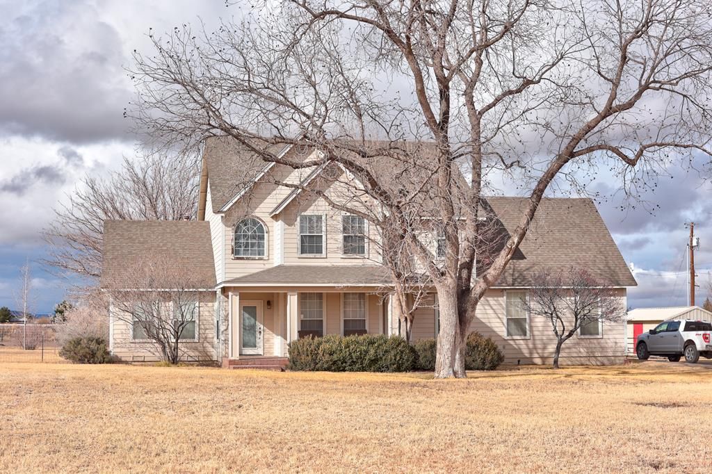 2109 W Mosley Loop, Alpine, TX 79830