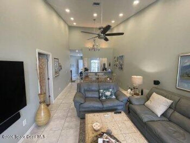 250 Saint Lucie Lane 14, Cocoa Beach, FL 32931