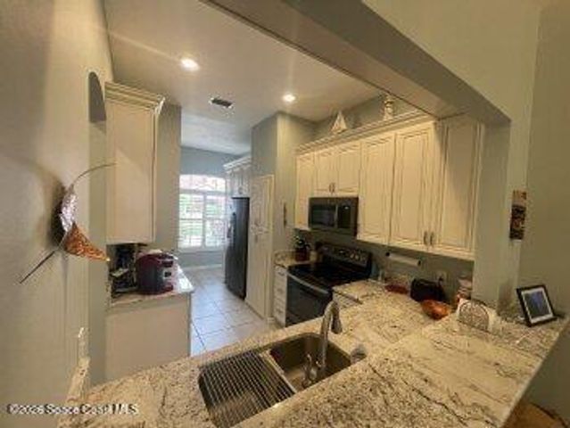 250 Saint Lucie Lane 14, Cocoa Beach, FL 32931