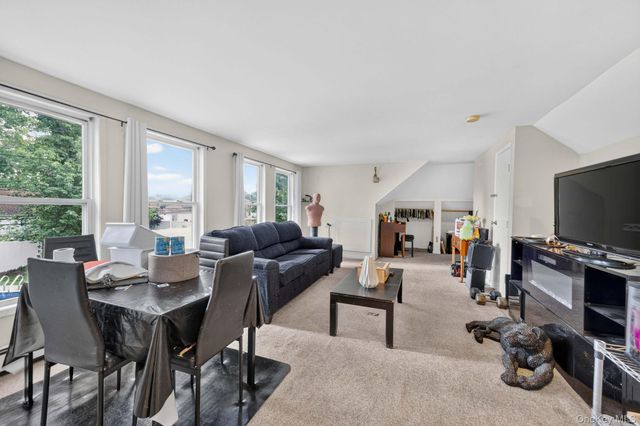 81 S Bedford Avenue, Islandia, NY 11749