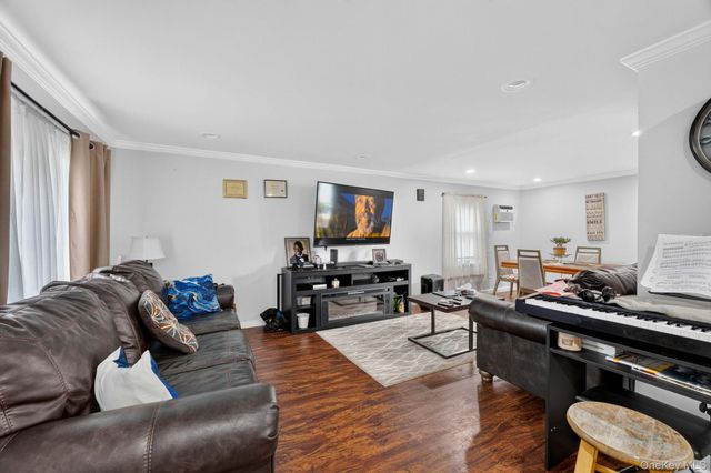 81 S Bedford Avenue, Islandia, NY 11749