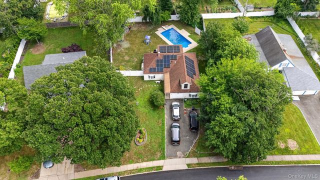 81 S Bedford Avenue, Islandia, NY 11749
