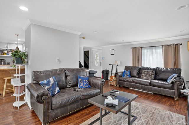 81 S Bedford Avenue, Islandia, NY 11749
