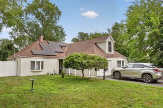 81 S Bedford Avenue, Islandia, NY 11749