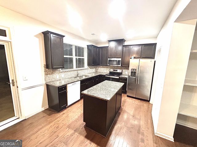 3255 Clear View Drive, Snellville, GA 30078