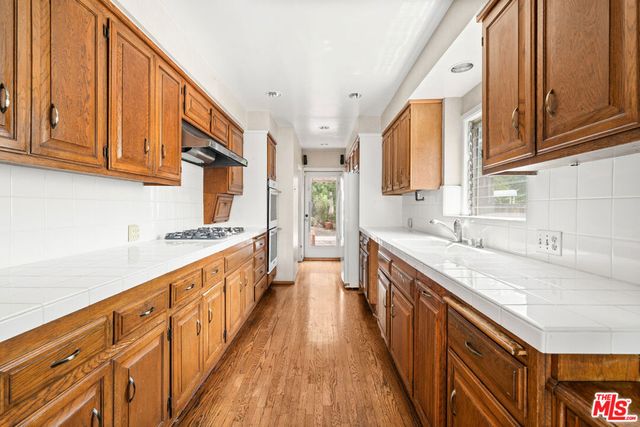 9515 Beverlywood Street, Los Angeles, CA 90034