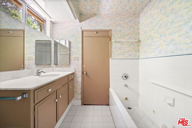 9515 Beverlywood Street, Los Angeles, CA 90034