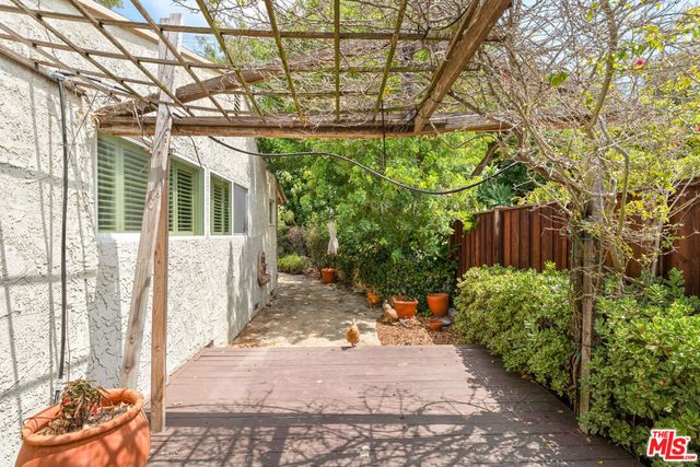 9515 Beverlywood Street, Los Angeles, CA 90034