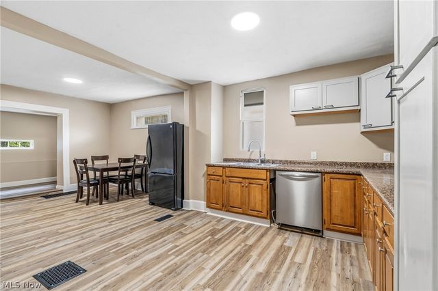 58 1st Street, Campbell, OH 44405