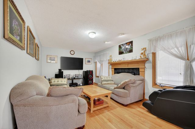 5112 68th Street, Urbandale, IA 50322