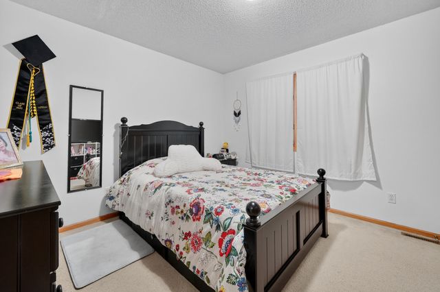 5112 68th Street, Urbandale, IA 50322