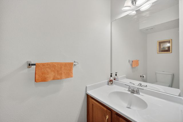 5112 68th Street, Urbandale, IA 50322