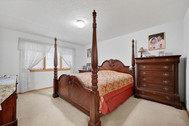 5112 68th Street, Urbandale, IA 50322