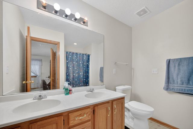 5112 68th Street, Urbandale, IA 50322