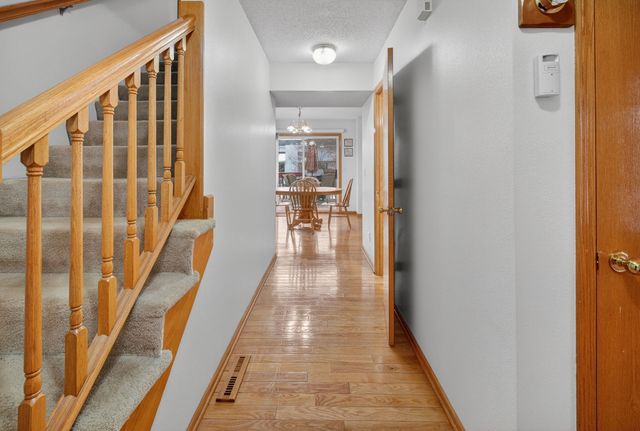 5112 68th Street, Urbandale, IA 50322