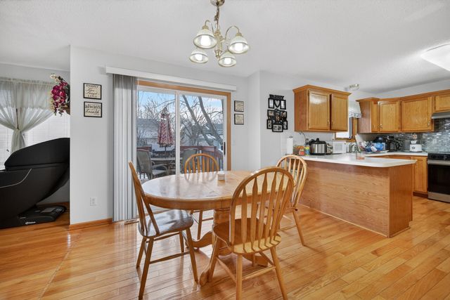 5112 68th Street, Urbandale, IA 50322