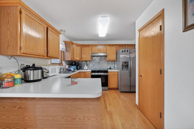 5112 68th Street, Urbandale, IA 50322