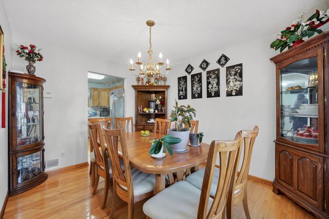 5112 68th Street, Urbandale, IA 50322