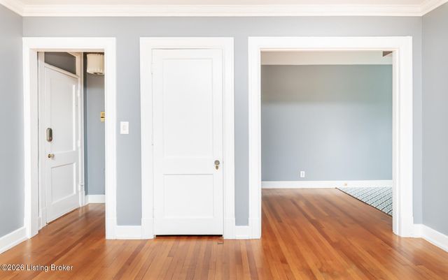 2082 Douglass Blvd APT 17, Louisville, KY 40205