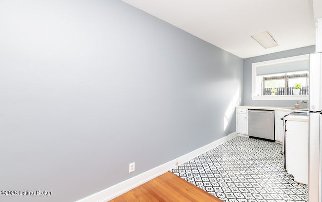 2082 Douglass Blvd APT 17, Louisville, KY 40205